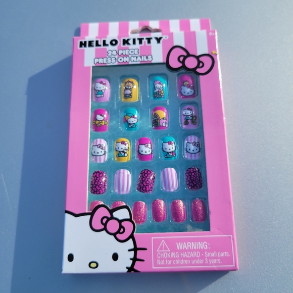 New sealed Kids' Hello Kitty 20 piece press on nails 8+ - Picture 1 of 2